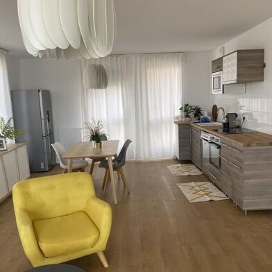 Appartement 1 pièces 700 €