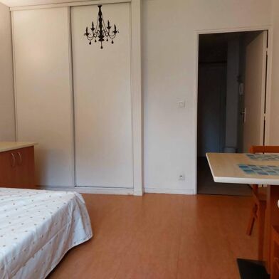 Appartement 1 pièces 924 €