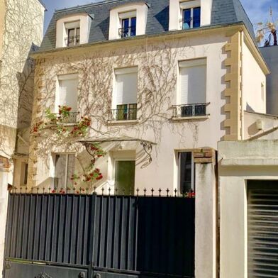 Appartement 1 pièces 700 €