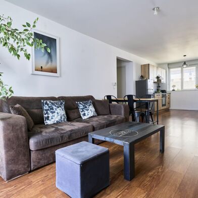 Appartement 3 pièces 870 €