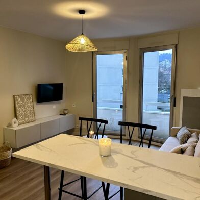 Appartement 2 pièces 621 €