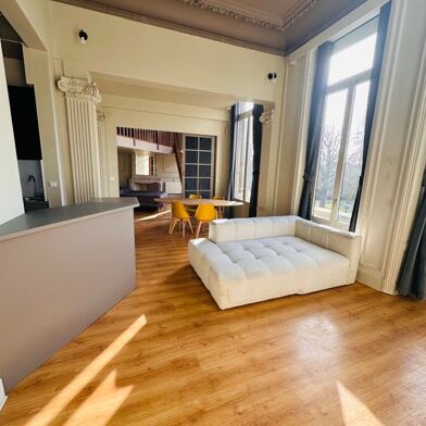 Appartement 2 pièces 870 €