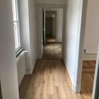 Appartement 4 pièces 744 €