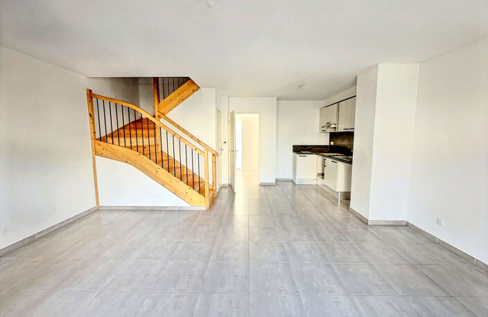 Pertuis   maison avec terrasse — photo 5