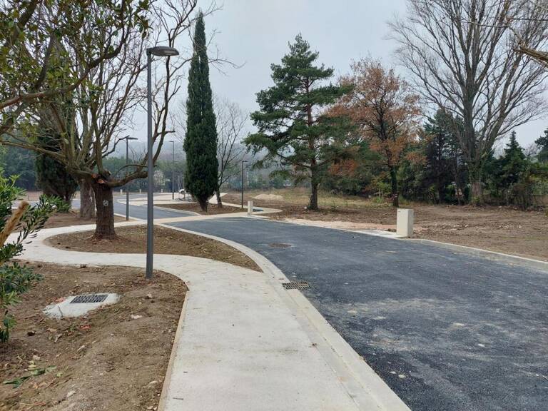 TERRAIN A BATIR DE  347 M² VIABILISE ET LIBRE CONSTRUCTEUR A SAZE — photo 1
