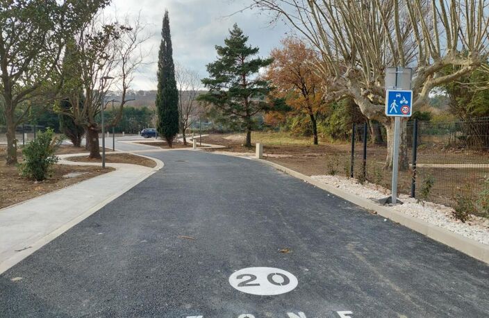 TERRAIN A BATIR DE  275 M² VIABILISE ET LIBRE CONSTRUCTEUR A SAZE — photo 3