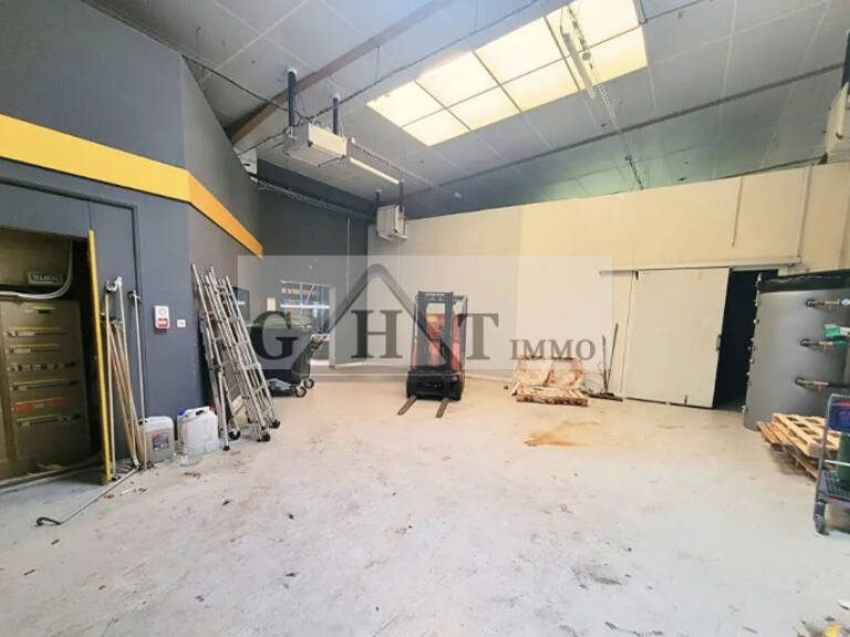 ENTREPÔT - LOCAL D’ACTIVITÉ À LOUER 750 m² – SAINT-MAXIMIN — photo 1