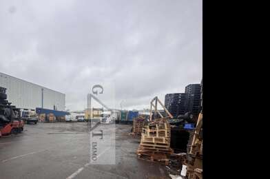 Local industriel  16401 €