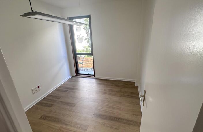 Plateau de bureaux 210 m² ST.DENIS — photo 3