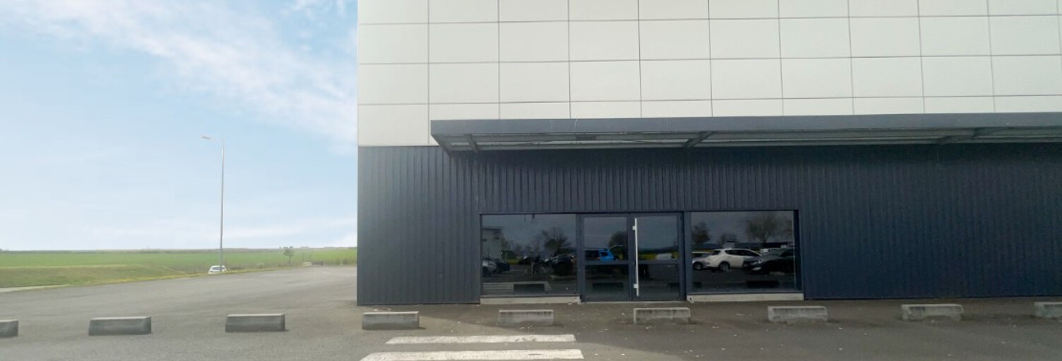 Commerce  766 m² à louer à Neuville-de-Poitou (86170)