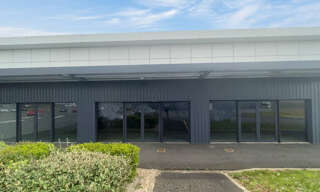 Commerce  352 m² à louer à Neuville-de-Poitou (86170)