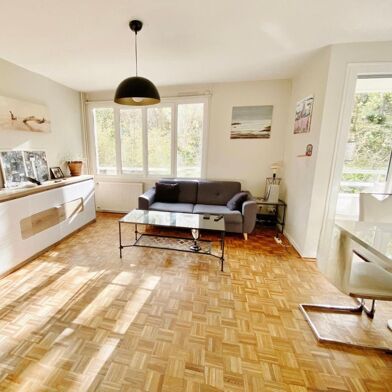 Appartement 4 pièces 220000 €