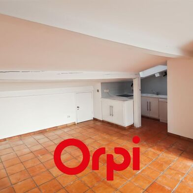 Appartement 5 pièces 1090 €