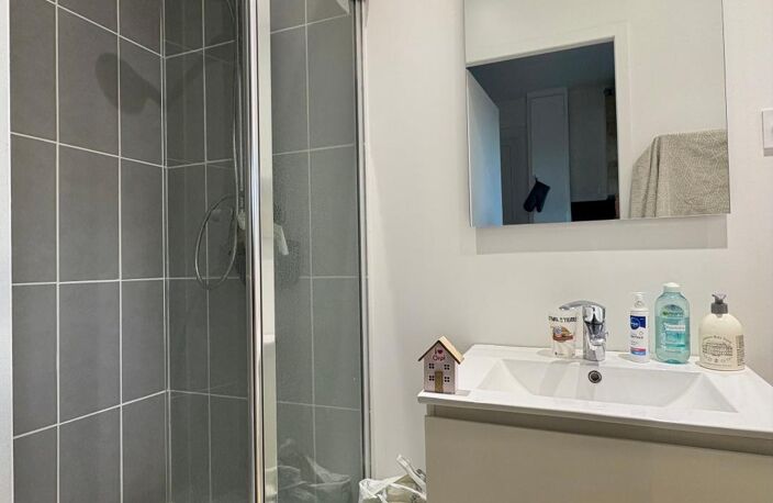 Appartement T2 proche université À Vendre — photo 3