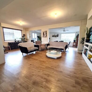 Appartement 5 pièces 240000 €