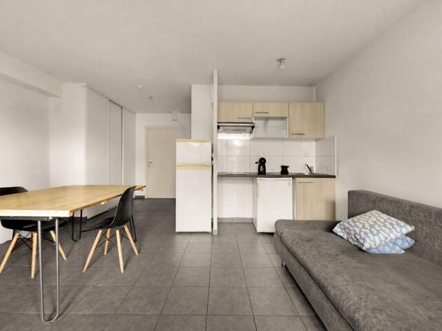 Appartement À Vendre — photo du bien