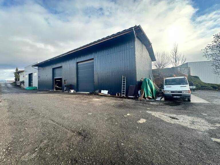 Bien Commercial À Vendre — photo 1