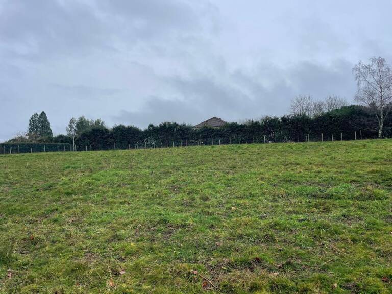   À VENDRE – TERRAIN CONSTRUCTIBLE à Verneuil-sur-Vienne (87) — photo 1