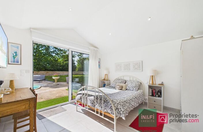 Maison de 220 m2 à Gizay avec deux logements indépendants, 5 chambres, jardin, piscine — photo 4