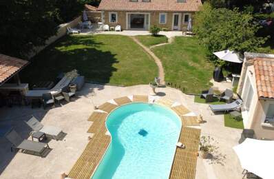 Maison de 220 m2 à Gizay avec deux logements indépendants, 5 chambres, jardin, piscine — photo du bien
