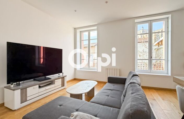 Saint-Symphorien-sur-Coise – T3 lumineux de 74 m² avec vue sur la Collégiale, centre-ville — photo 5