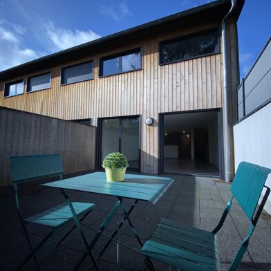 Appartement 5 pièces 1400 €