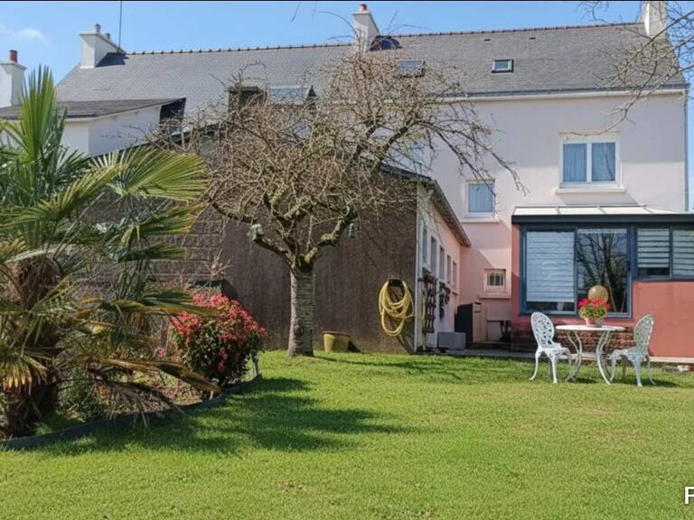 CLÉGUÉREC – MAISON FAMILIALE RÉNOVÉE — photo 1