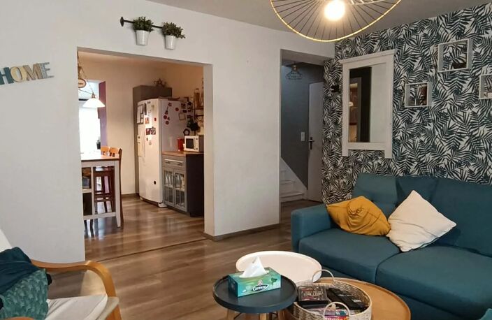 CLÉGUÉREC – MAISON FAMILIALE RÉNOVÉE — photo 3