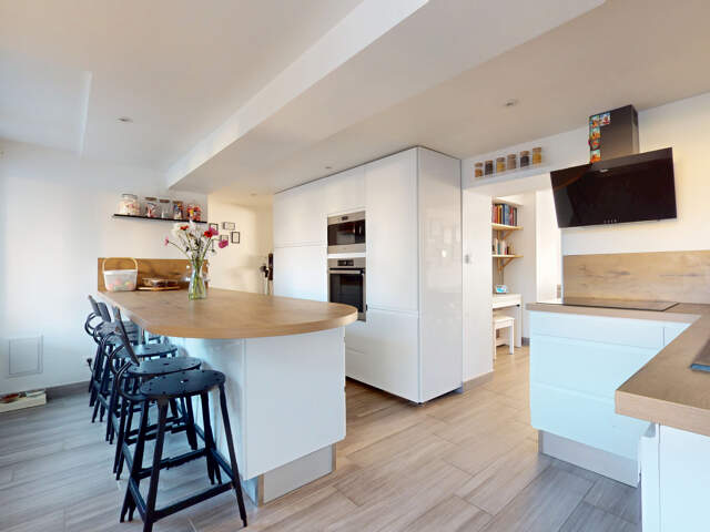 Maison familiale rénovée T6 de 133 m2   Luminosité, confort — photo du bien