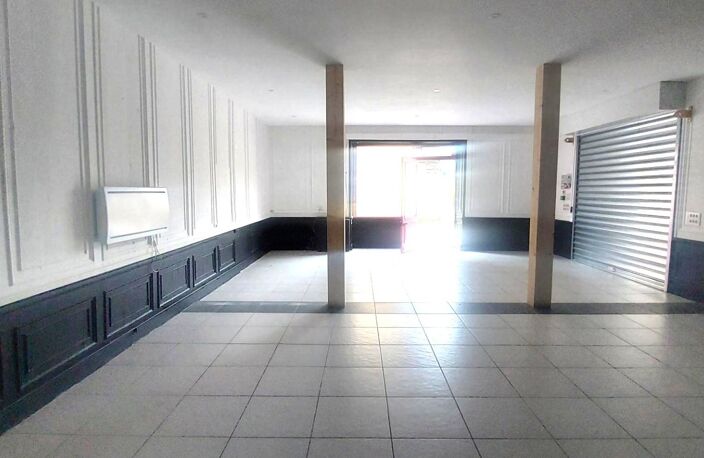 Location commerce  80 m² à Azé (71260) — photo 3