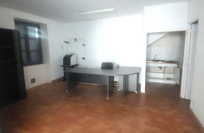 Location commerce  80 m² à Azé (71260) — photo 4