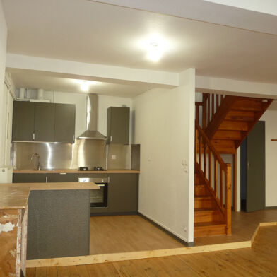 Appartement 5 pièces 780 €