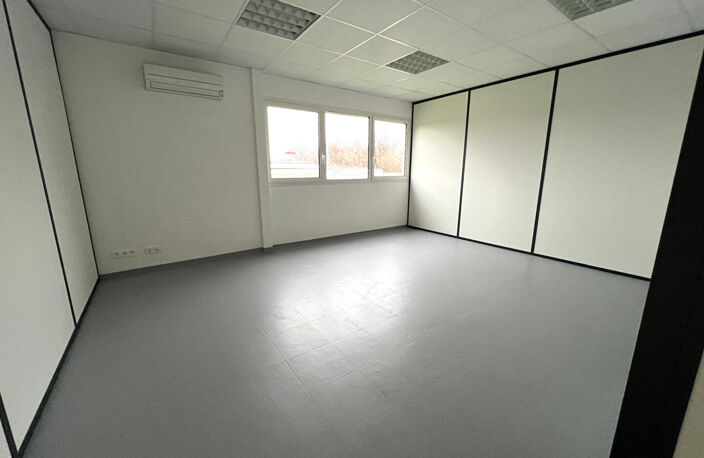 Bureaux 400 m2 - Sauvagnon — photo 4