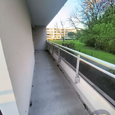 Appartement 4 pièces 303000 €