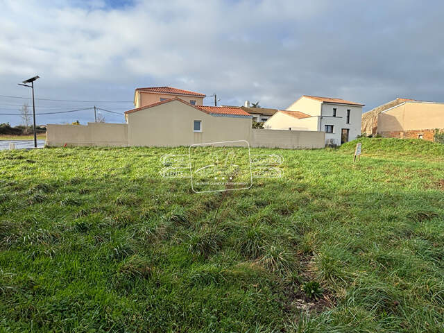 Terrain Oree D Anjou 595 m2 — photo du bien