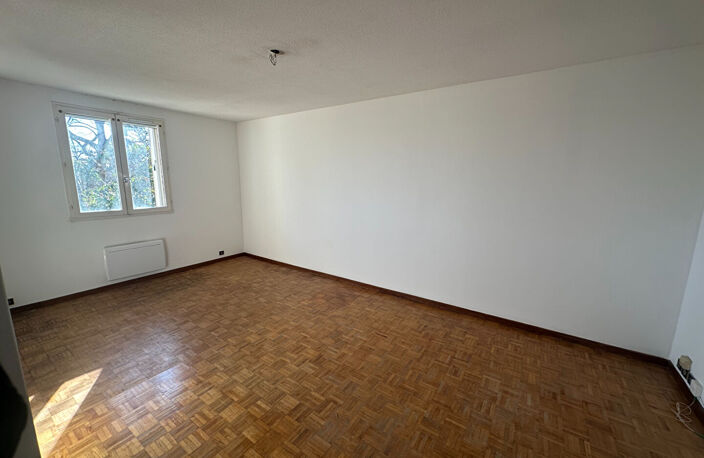 Vente Puyricard centre dans résidence sécurisée LC Gestion vous propose en exclusivité un appartement de type 3 avec balcon exposé plein sud, calme. — photo 2