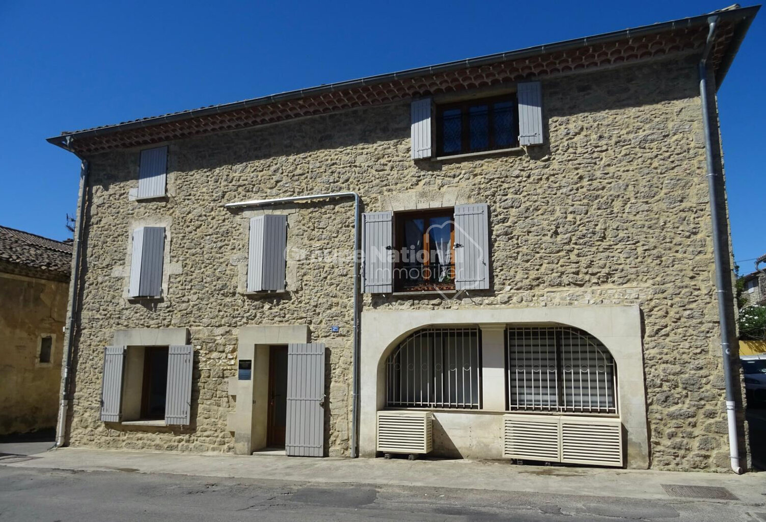 Immeuble - 3 appartements et 1 local loués - Placement rentable — photo 1