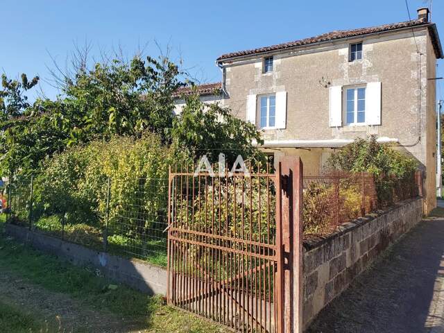Proche de Verteuil sur Charente — photo du bien