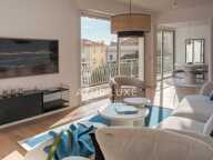 APPARTEMENT 3 PIECES - HYPER CENTRE - DERNIER ETAGE -  RENOVE ET — photo 3
