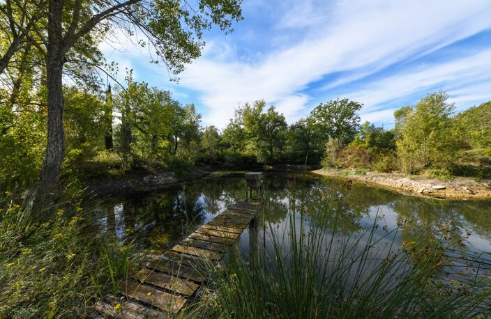 Propriété en pierre proche Barjac dans un environnement naturel — photo 3