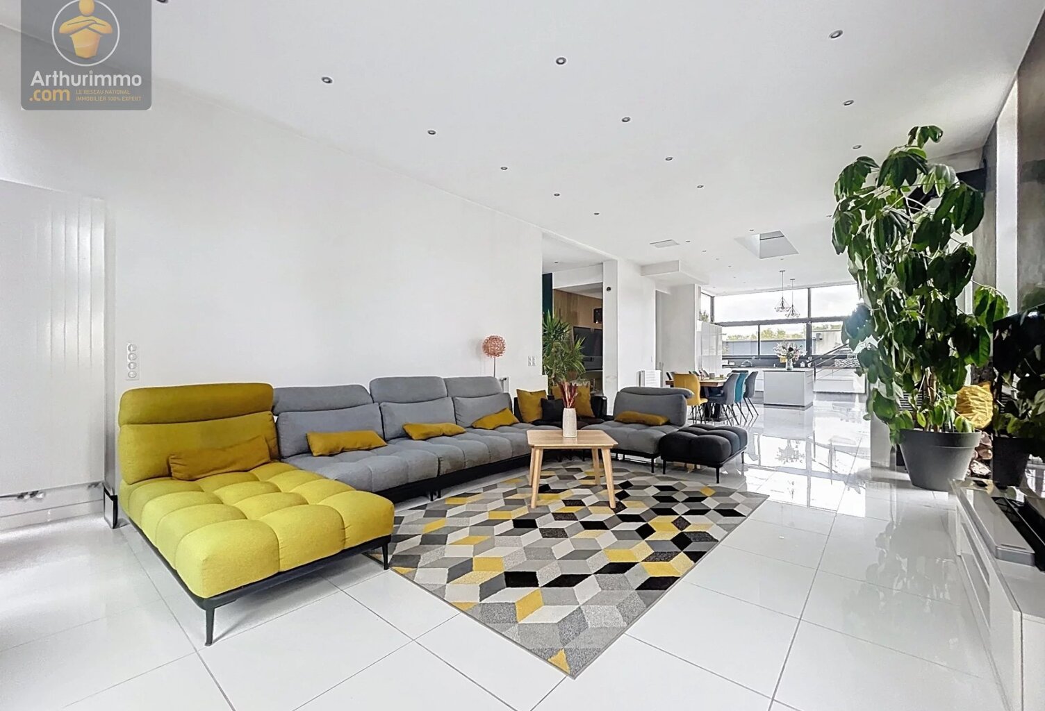 Maison Comtemporaine 7 pièces avec Piscine — photo 1