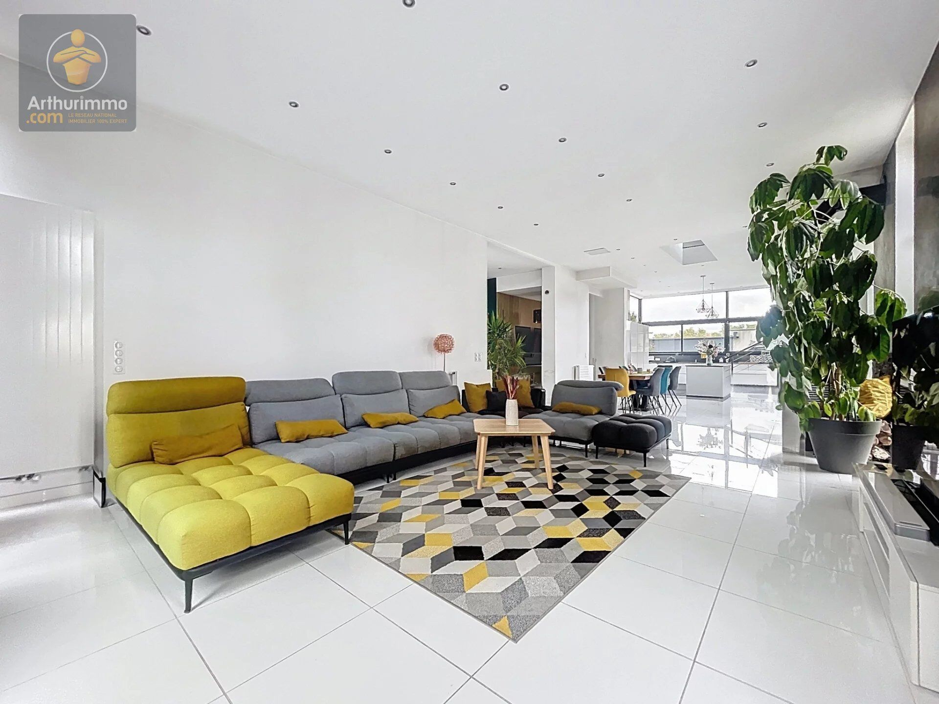 Maison 7 pièces 190 m² · à Varennes-Jarcy · 190 m² · 725 000 €