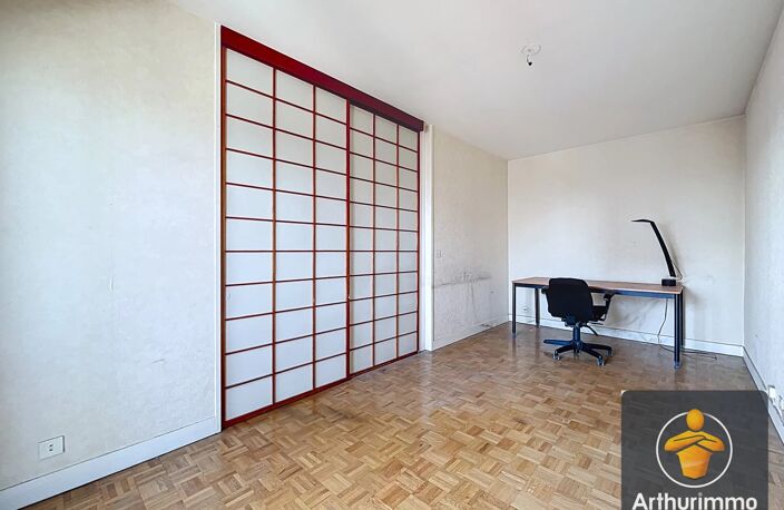 Appartement T5 104m2 - 4 chambres - 3 salles d'eaux — photo 3