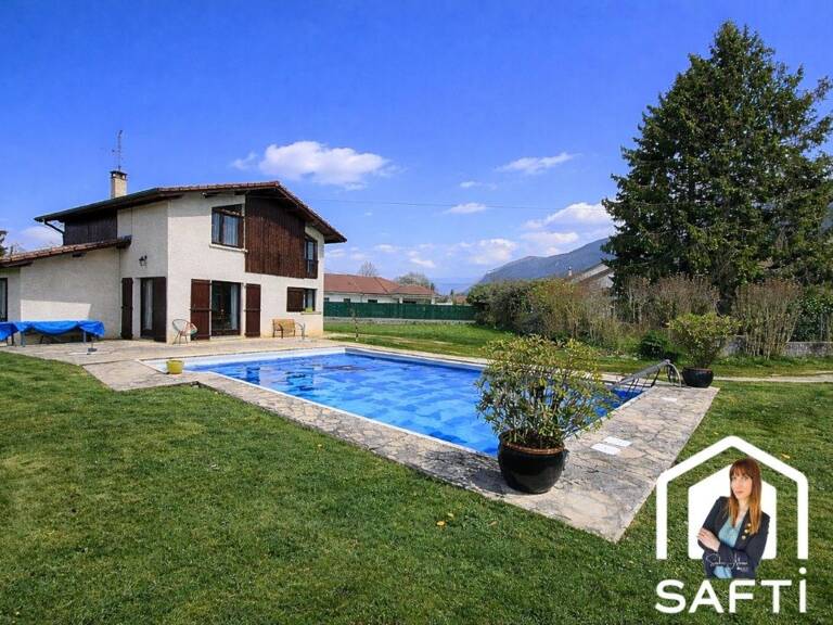 Maison familiale avec jardin, piscine et superbe vue sur le Vercors. — photo 1