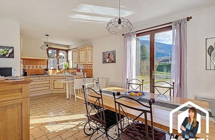Maison familiale avec jardin, piscine et superbe vue sur le Vercors. — photo 5
