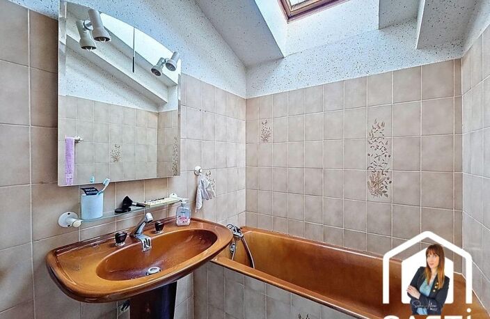 Maison familiale avec jardin, piscine et superbe vue sur le Vercors. — photo 2