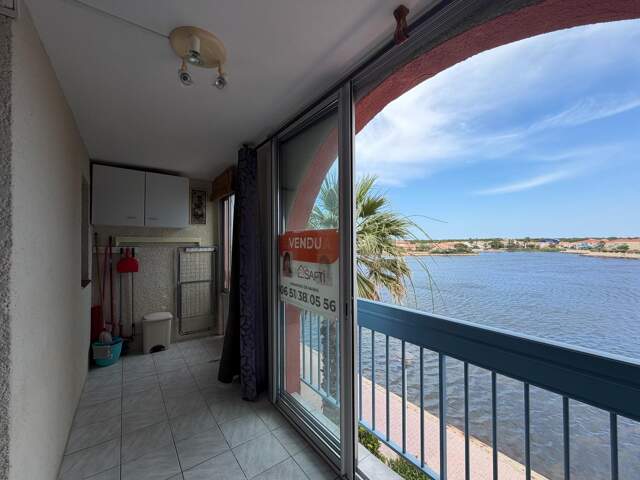 Appartement T2 avec loggia, parking et vue sur l'étang — photo du bien