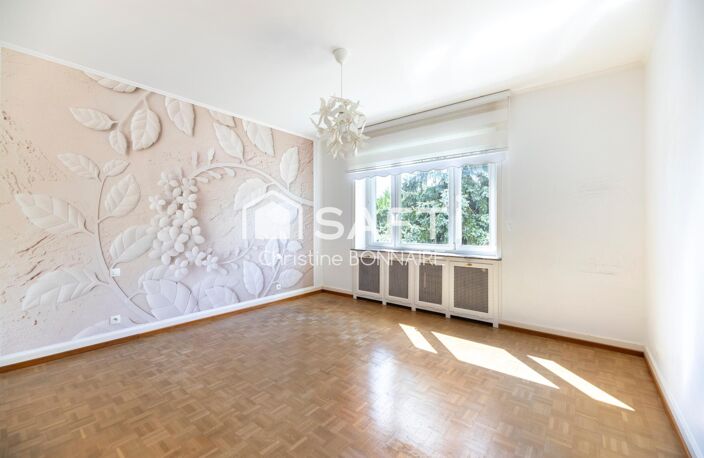 Appartement T4 de 94m² avec cave proche du centre ville et des ecoles — photo 4