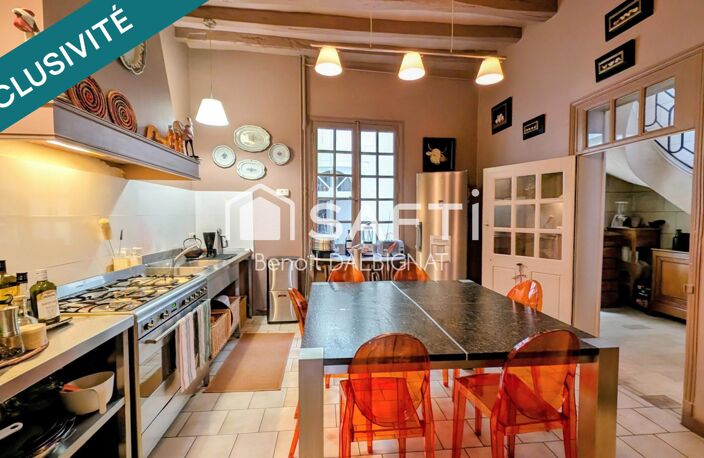 Hôtel particulier dans le centre de Chinon — photo 4