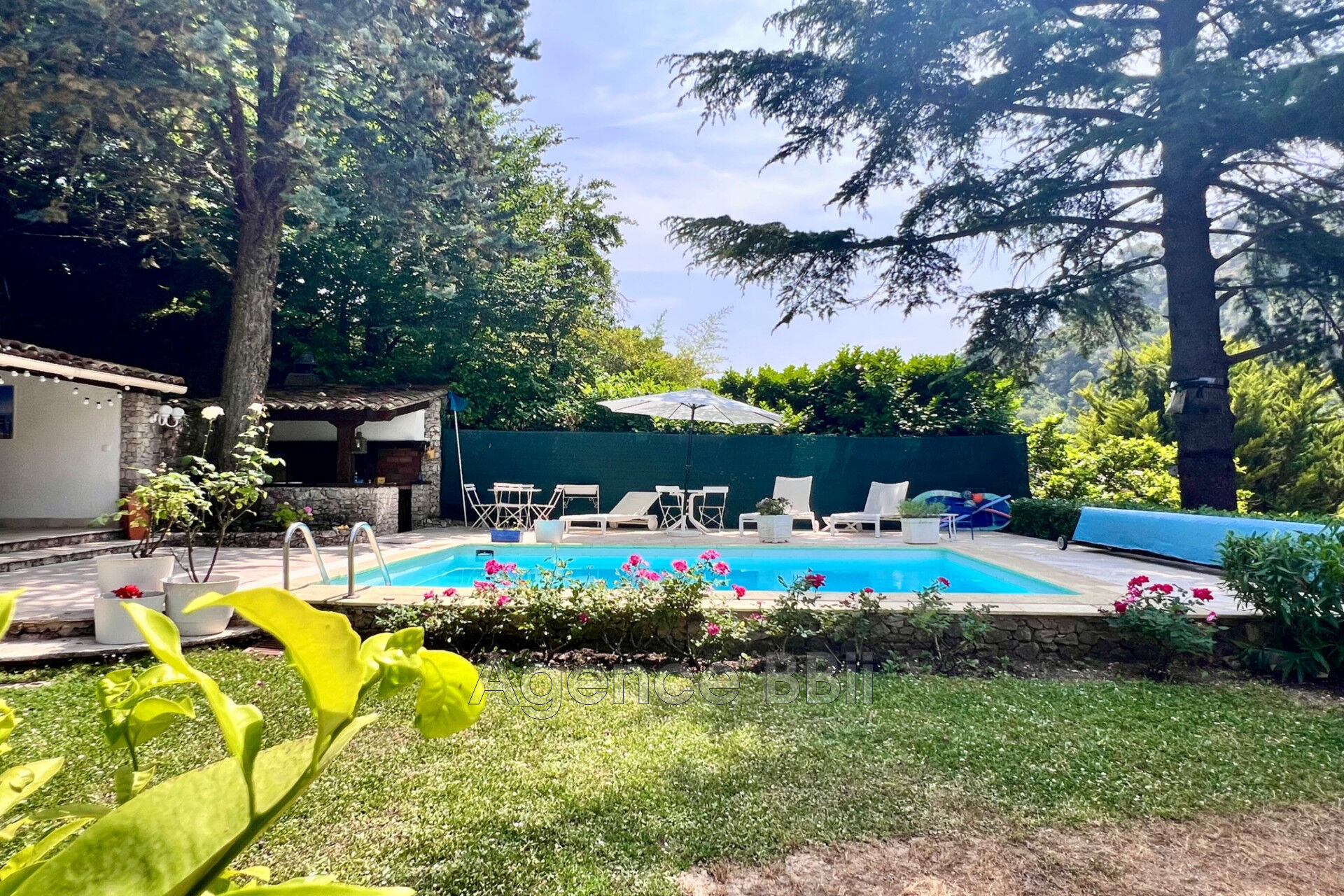 Villa / Maison  T7 à vendre Tourrette-Levens 06690